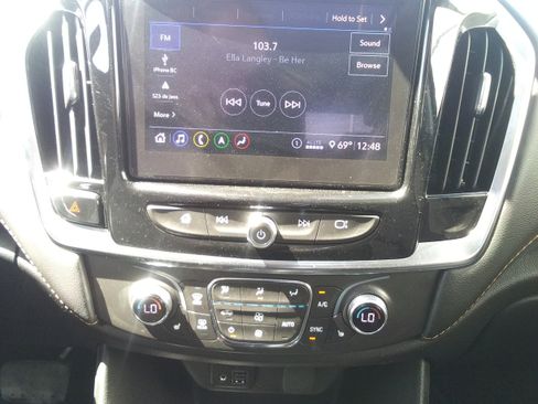 Used 2021 Chevrolet Traverse LT AWD/4WD image 23