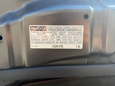 Used 2018 Toyota 4Runner TRD Off-Road Premium AWD/4WD image 39