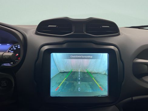 Used 2022 Jeep Renegade Latitude AWD/4WD image 12