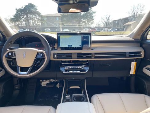 New 2026 Lincoln Corsair Premiere image 20