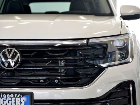 Used 2025 Volkswagen Atlas SEL Premium R-Line AWD/4WD image 11