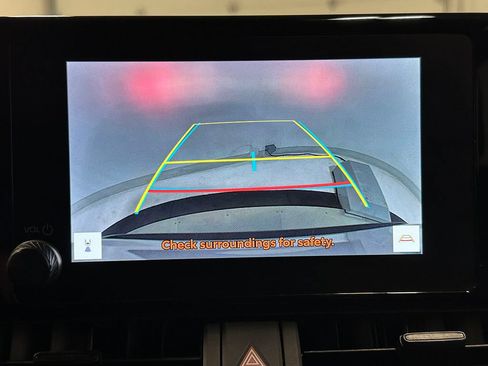 Used 2025 Toyota RAV4 XLE AWD/4WD image 4