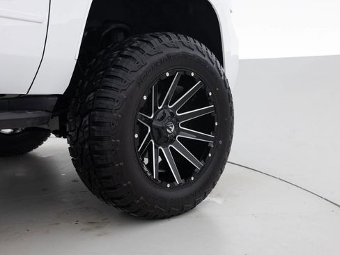 Used 2018 Chevrolet Tahoe LT AWD/4WD image 18