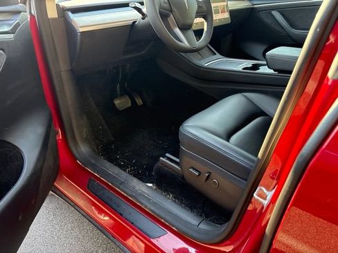 Used 2023 Tesla Model Y Long Range AWD/4WD image 5