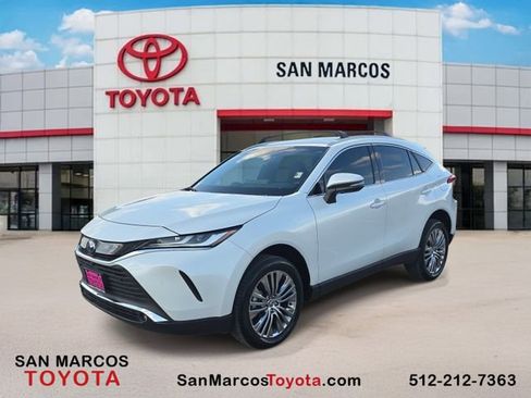 Used 2024 Toyota Venza Limited image 1