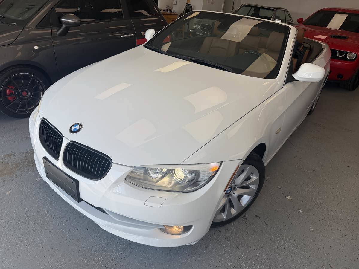 Used 2013 BMW 328i Convertible RWD image 15