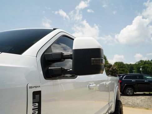 Used 2019 Ford F250 Lariat w/ Lariat Value Package AWD/4WD image 23
