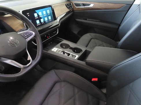 New 2026 Volkswagen Atlas SE FWD image 21