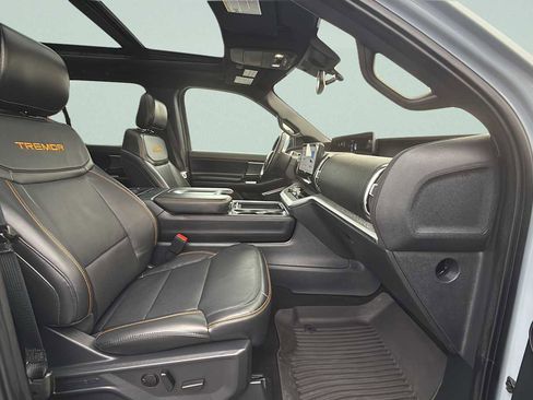 Used 2025 Ford Expedition Tremor image 24