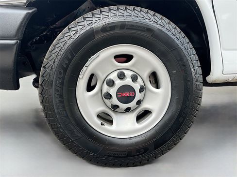 Used 2023 GMC Savana 2500 w/ Driver Convenience Package image 29