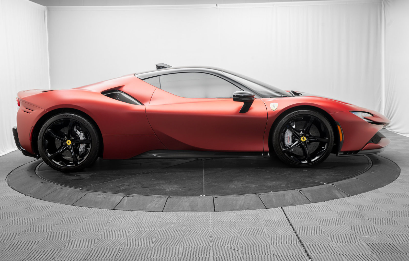 Used 2021 Ferrari SF90 Stradale AWD/4WD image 8