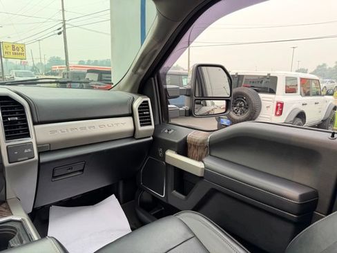 Used 2019 Ford F250 Lariat w/ Lariat Ultimate Package AWD/4WD image 30