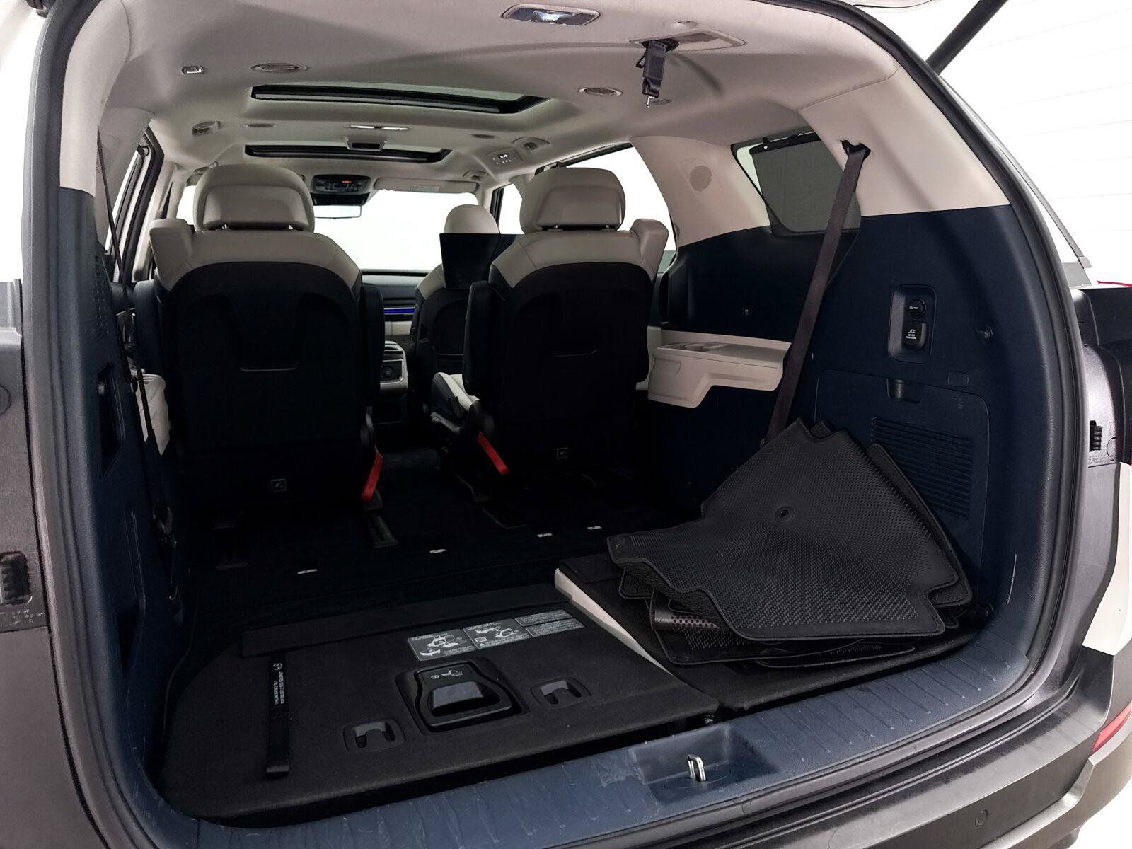Used 2025 Kia Carnival SX Prestige FWD image 37