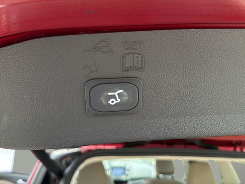 Used 2018 Ford Escape SEL w/ Ford Safe & Smart Package AWD/4WD image 19