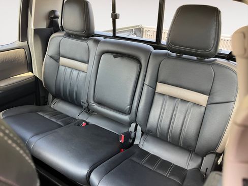 Used 2022 Nissan Frontier SV image 16