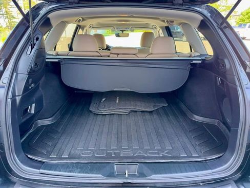 Used 2017 Subaru Outback 3.6R Limited AWD/4WD image 6