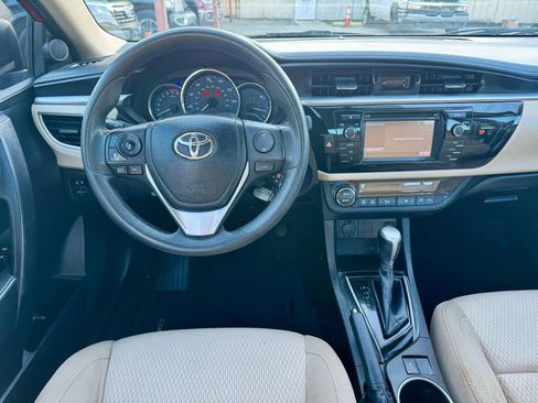 Used 2014 Toyota Corolla LE image 2