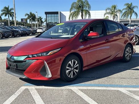 Used 2018 Toyota Prius Prime Plus image 2