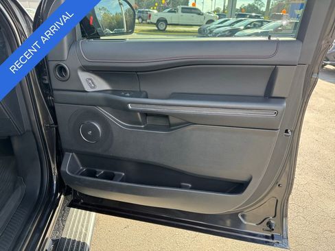 Used 2023 Ford Expedition Limited image 16