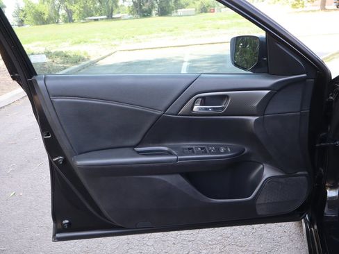 Used 2016 Honda Accord Sport image 23