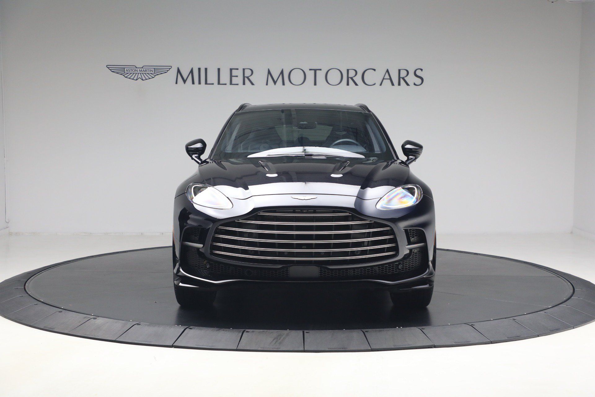 Used 2025 Aston Martin DBX 707 AWD/4WD image 12