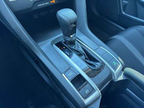 Used 2020 Honda Civic LX image 9