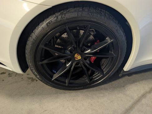 Used 2018 Porsche 911 Carrera 4S image 18