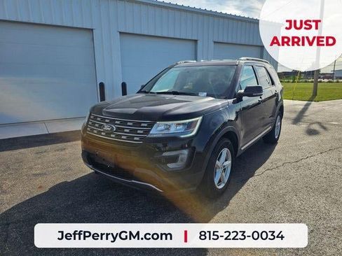 Used 2017 Ford Explorer XLT w/ Equipment Group 202A AWD/4WD image 1