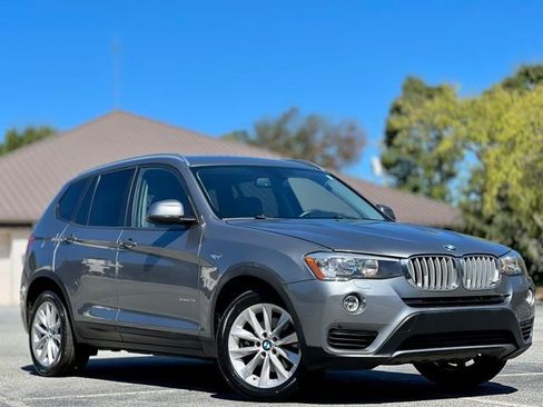 Used 2017 BMW X3 sDrive28i image 3