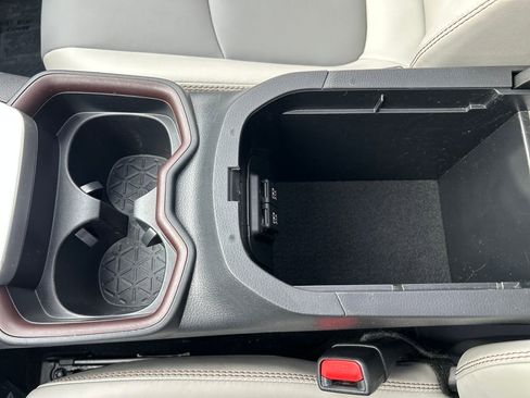 Used 2020 Toyota RAV4 Limited image 23