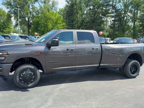 New 2026 RAM 3500 Big Horn AWD/4WD image 3