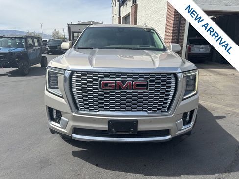 Used 2021 GMC Yukon XL Denali image 2