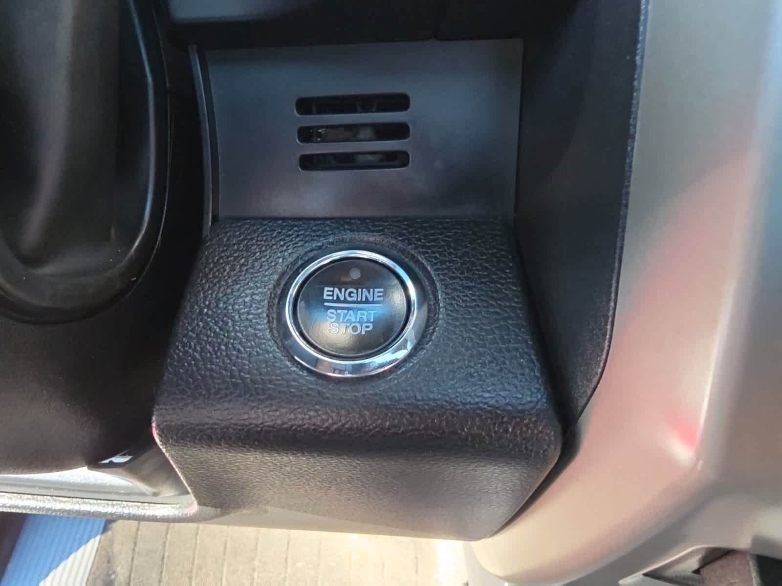 Used 2017 Ford F250 Lariat w/ Lariat Ultimate Package AWD/4WD image 31