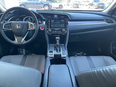 Used 2018 Honda Civic Touring image 10