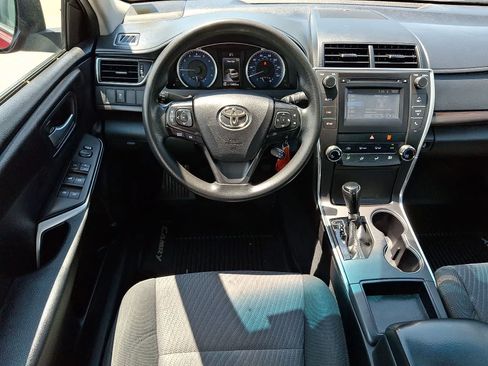 Used 2017 Toyota Camry LE FWD image 13