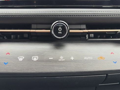 Certified 2023 Nissan Ariya VENTURE+ image 13