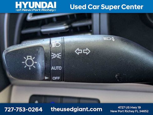 Used 2020 Hyundai Elantra Limited FWD image 31