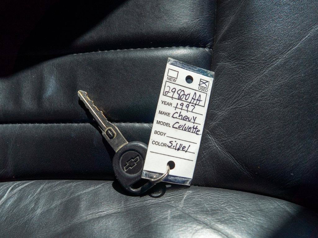 Used 1997 Chevrolet Corvette Coupe w/ Memory Pkg RWD image 20