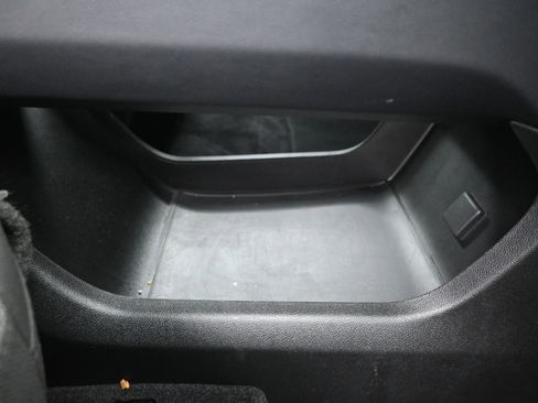 Used 2025 GMC Acadia Elevation image 32