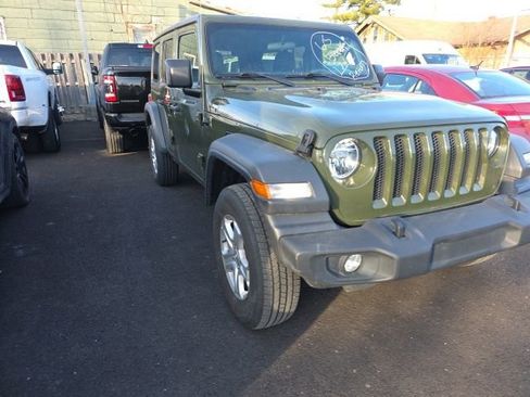 Used 2023 Jeep Wrangler Sport S image 3
