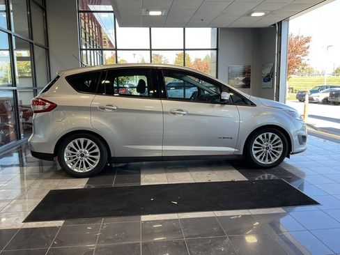 Used 2017 Ford C-MAX SE w/ Equipment Group 201A image 6