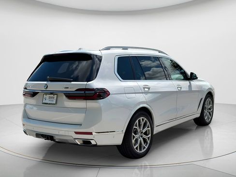 Used 2025 BMW X7 xDrive40i w/ Premium Package AWD/4WD image 5