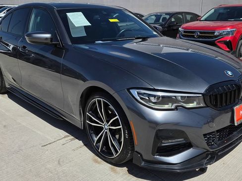 Used 2019 BMW 330i Sedan w/ M Sport Package RWD image 2