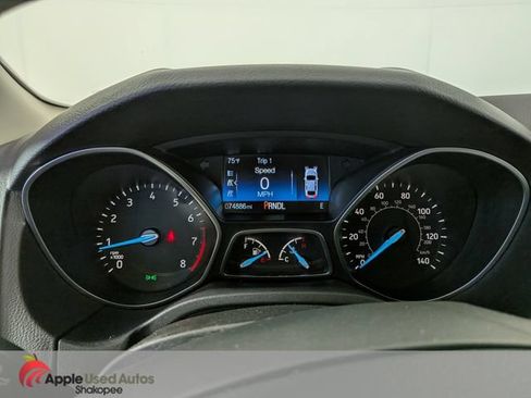 Used 2015 Ford Focus SE w/ SE Cold Weather Package FWD image 16