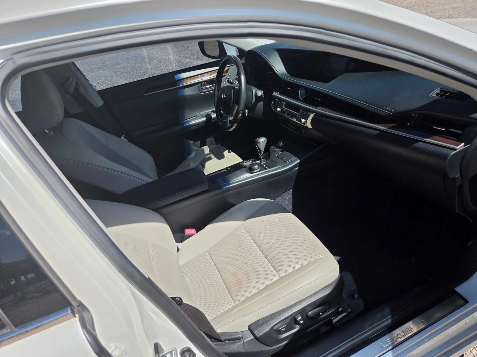 Used 2014 Lexus ES 350 w/ Premium Package FWD image 12