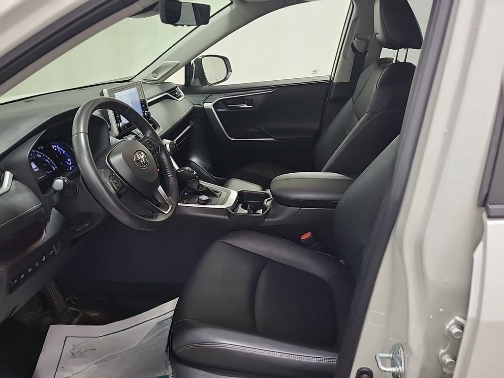 Used 2021 Toyota RAV4 Limited AWD/4WD image 3