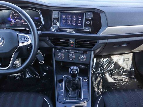 Certified 2024 Volkswagen Jetta Sport image 13
