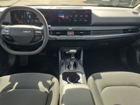 Used 2025 Kia K4 LXS image 9