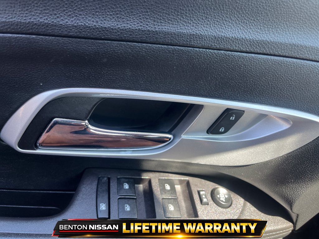 Used 2017 Chevrolet Equinox LT FWD image 12