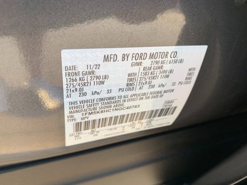 Used 2022 Ford Explorer Platinum w/ Equipment Group 601A AWD/4WD image 38